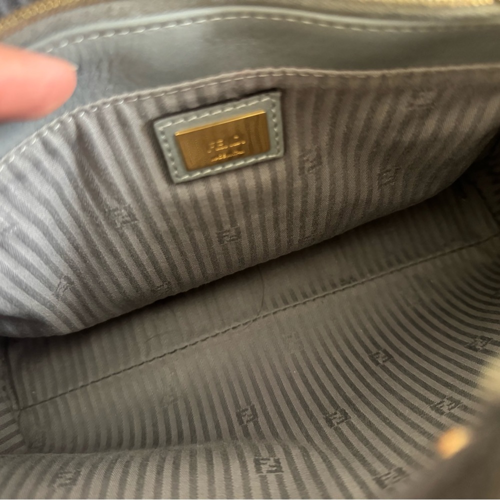 Fendi Petite 2jours in light gray w/ leather strap and bag charm - Picture 8 of 17